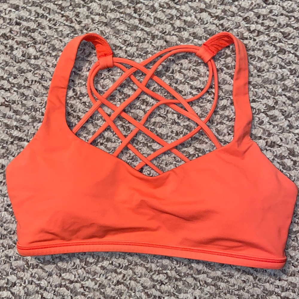 lululemon free to be wild sports bra size 6